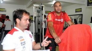 adriano-trabalha-para-recuperar-a-forma-fisica-em-sua-volta-ao-flamengo-1345922552592_1920x1080