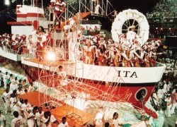 1993: Coração salgueirense explode na maior felicidade, sacudindo essa cidade http://www.pedromigao.com.br/ourodetolo/wp-content/uploads/2013/12/salgueiro93.jpg