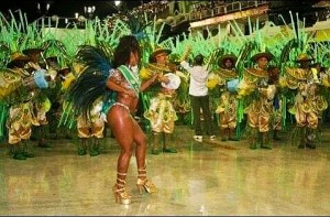 AMANDA MATTOS BATERIA UNIÃO DESFILE