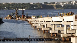 GAL_20130417_CO_TCA_andamento_ponte_estaiada_ilha_GS_63951