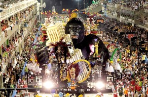 Desfile das Escolas de Samba do Grupo Especial do Rio de Janeiro, na Marquês de Sapucaí (Sambódromo), no centro da cidade.
