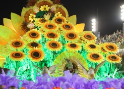 Sambódromo em 30 Atos: “2013: Brilho da Vila e vitória do samba-enredo” vilacampea2013