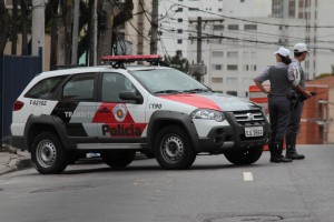 POLICIAL MILITAR É BALEADO NA CABEÇA