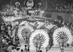 Bodas de Prata – 1995: Gaviões faz desfile memorável e leva primeiro título gavioes1995