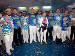 Compositores dos 2 Sambas aguardando o anuncio campeão