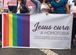 Nenhuma religião é lei 11418186_860811640654194_1787684498_n