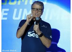 Bernardinho reinventa o Sesc-RJ em busca da retomada do título da Superliga WhatsApp Image 2018-10-19 at 10.43.19