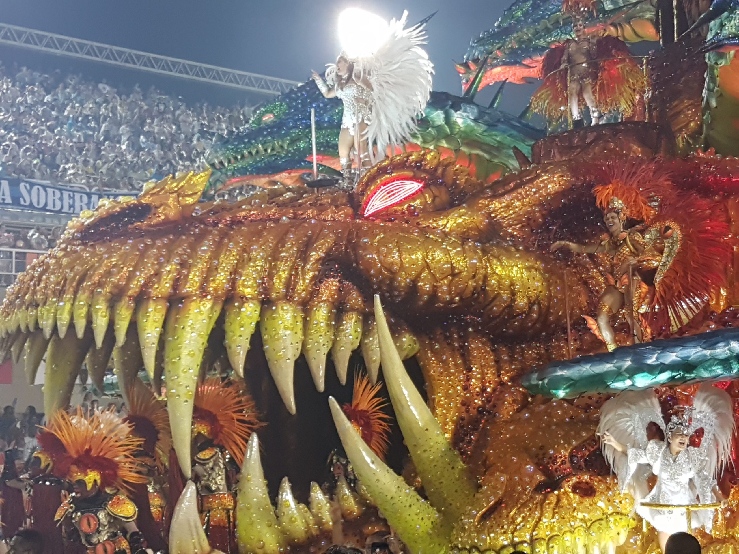 Portela vai receber Mocidade Independente e Beija-Flor nesta sexta-feira, O Dia na Folia